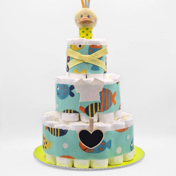 Tarta de pañales de tres pisos Peces con patito, telas con peces de colores y base amarilla