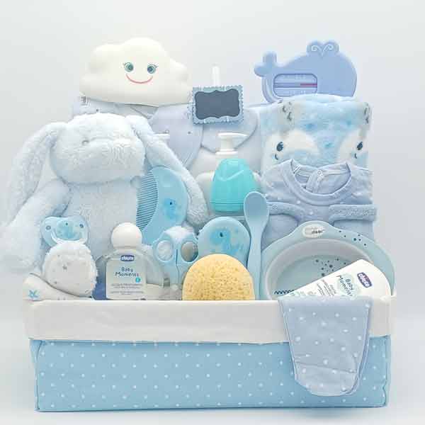Canastilla XXL azul para bebé niño con conejito de peluche, lámpara nube, ballena, productos de baño y ropa azul