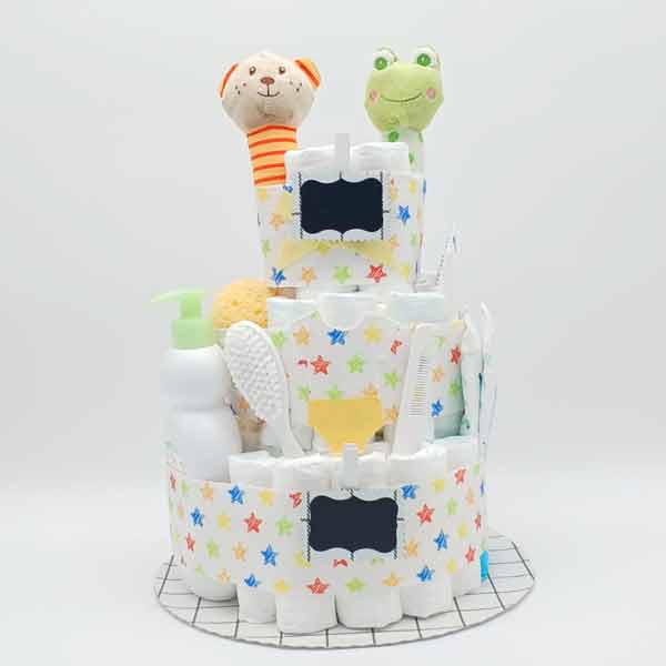 Tarta de pañales para gemelos con sonajeros de oso y rana, productos de aseo y telas de estrellas de colores